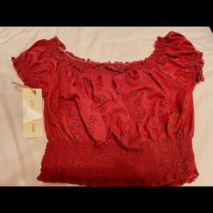 Women crop top off the shoulder